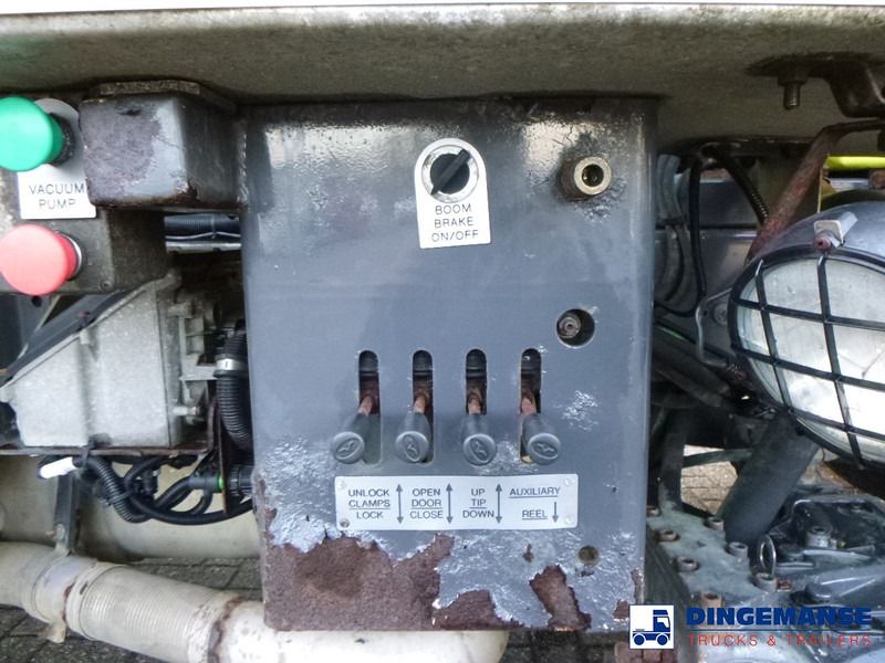 Каналопочистваща машина Renault Midlum 180.14 dxi 4x2 RHD Euro 5 vacuum tank 6.1 m3: снимка 15
