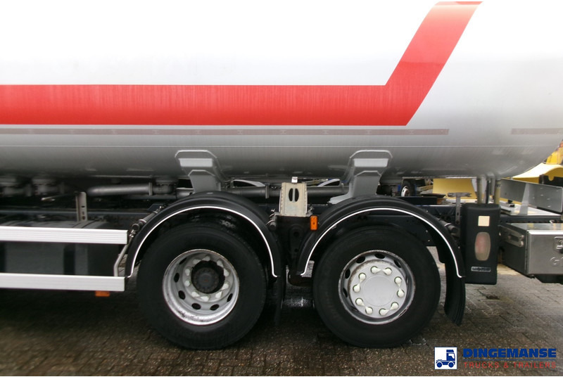 Renault Premium 370 dxi 6x2 fuel tank 18.5 m3 / 5 comp / ADR 31/08/24 - Камион цистерна: снимка 5 Renault Premium 370 dxi 6x2 fuel tank 18.5 m3 / 5 comp / ADR 31/08/24 - Камион цистерна: снимка 5