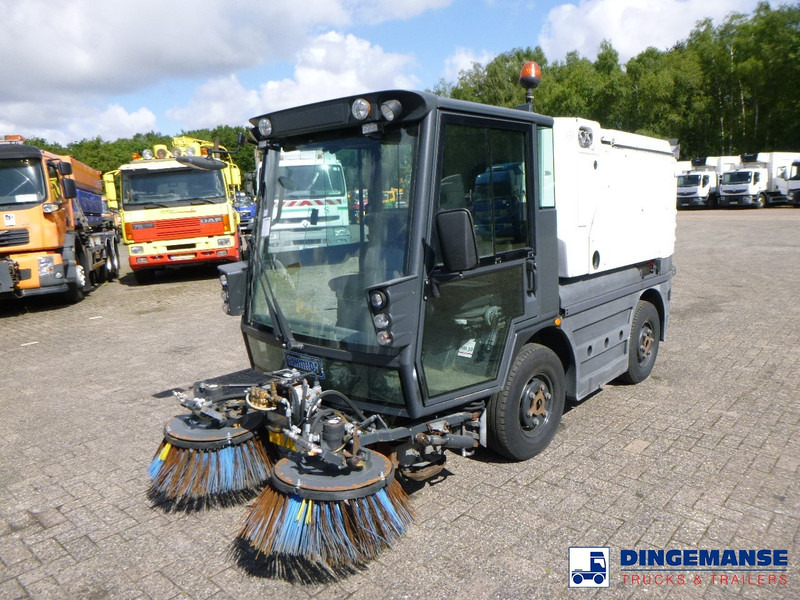 Schmidt Compact 200 street sweeper - Мотометачна машина: снимка 1 Schmidt Compact 200 street sweeper - Мотометачна машина: снимка 1