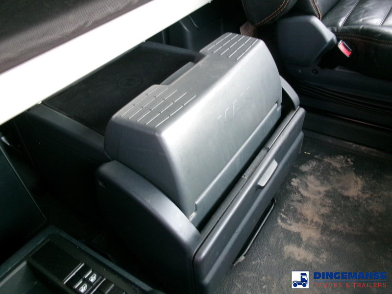 Влекач MAN TGX 26.460 6X2 RHD Euro 6: снимка 20 Влекач MAN TGX 26.460 6X2 RHD Euro 6: снимка 20