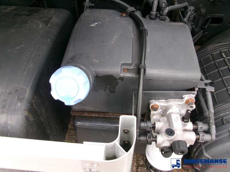 Камион цистерна Volvo FL 240 4x2 RHD fuel tank 13 m3 / 4 comp: снимка 8