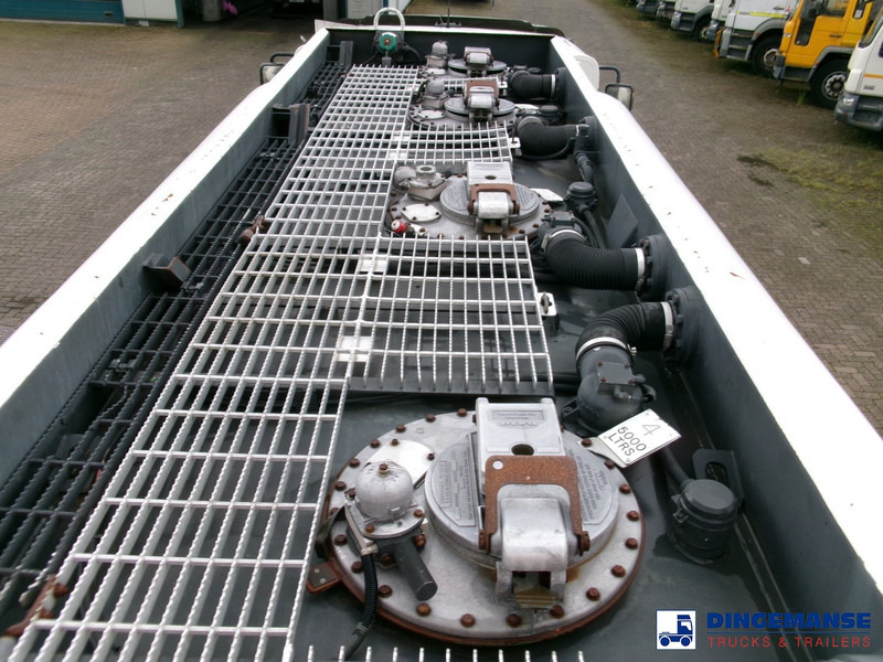 Камион цистерна Volvo FL 240 4x2 RHD fuel tank 13 m3 / 4 comp: снимка 18