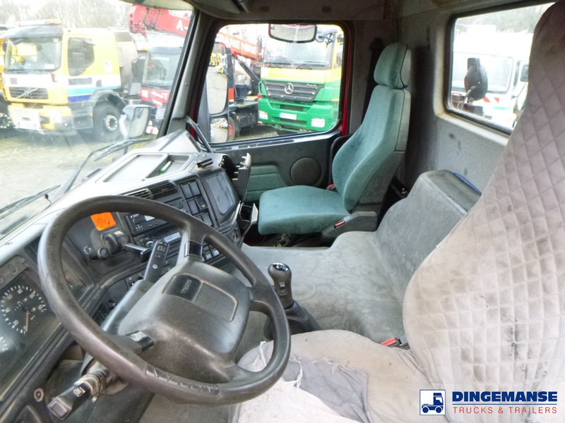 Interior photo 1: Мултилифт с кука камион Volvo FM12 380 6x4 Euro 2 Hiab Multilift container hook 21 t
