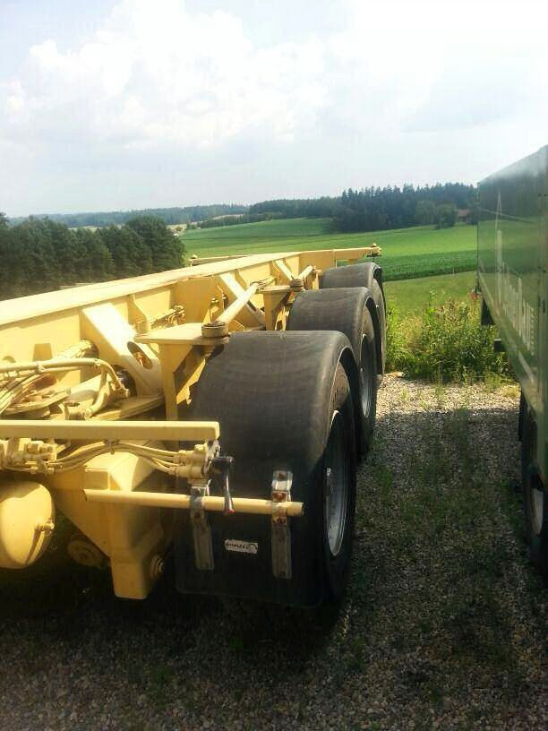 Goldhofer 3-Achs SPZ-DL3-38/80 Spezial 20,5meter + 3xLenk - Контейнеровоз/ Сменна каросерия полуремарке: снимка 4 Goldhofer 3-Achs SPZ-DL3-38/80 Spezial 20,5meter + 3xLenk - Контейнеровоз/ Сменна каросерия полуремарке: снимка 4