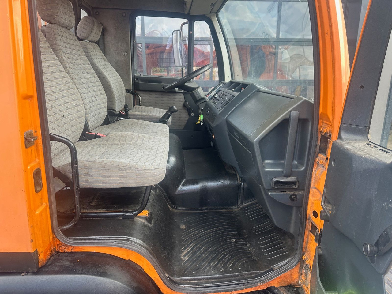 MAN 8.163 Pritsche - Бордови камион: снимка 5 MAN 8.163 Pritsche - Бордови камион: снимка 5