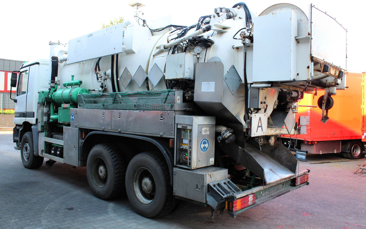 Mercedes-Benz Actros 3335 6x4 Kroll 13m³ HD-Kombi ADR/GGVS V2A - Каналопочистваща машина: снимка 5 Mercedes-Benz Actros 3335 6x4 Kroll 13m³ HD-Kombi ADR/GGVS V2A - Каналопочистваща машина: снимка 5