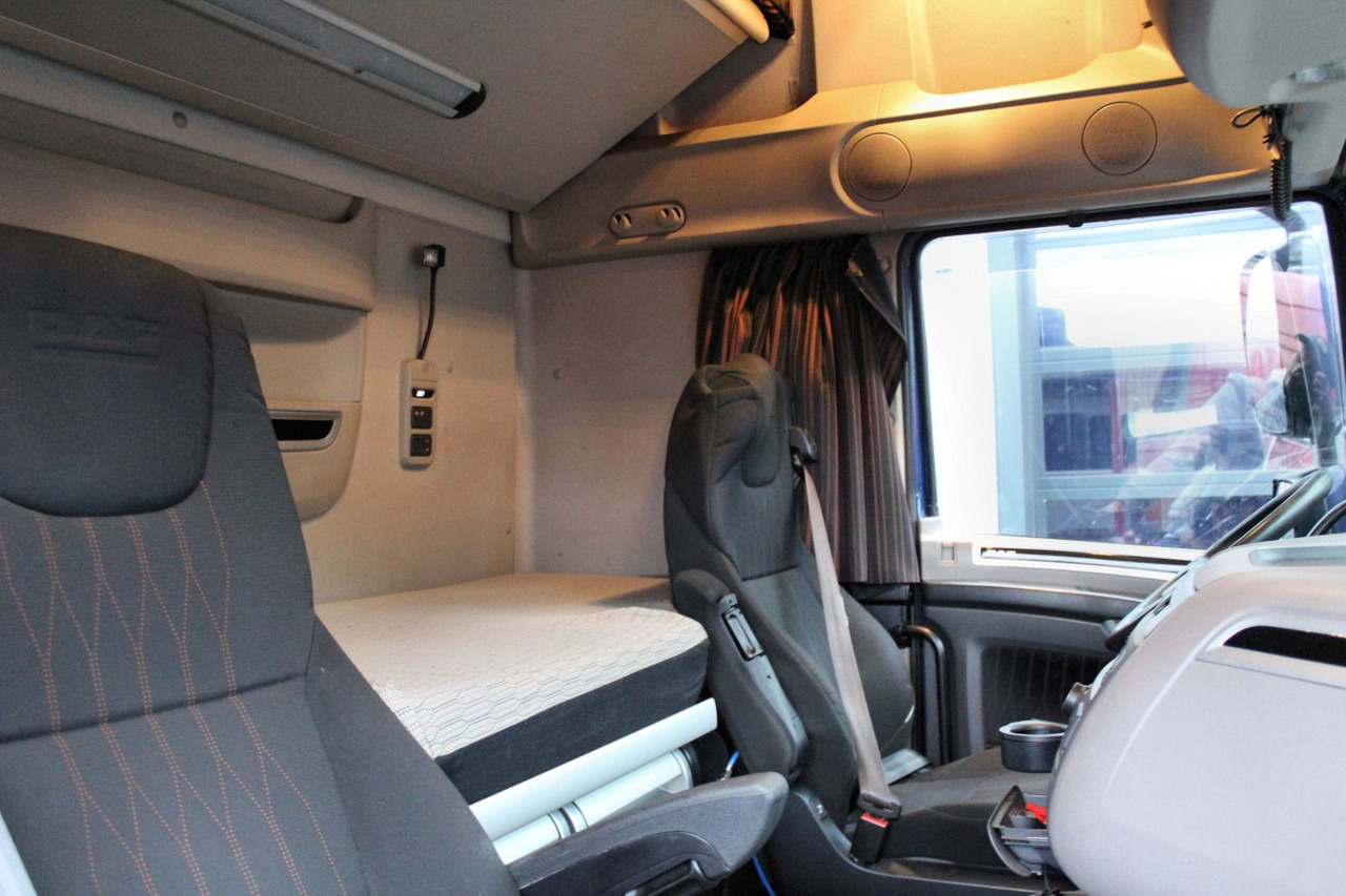 Влекач DAF XF 480 FT 4x2 SZM Lowliner !!! TOP !!!: снимка 10 Влекач DAF XF 480 FT 4x2 SZM Lowliner !!! TOP !!!: снимка 10