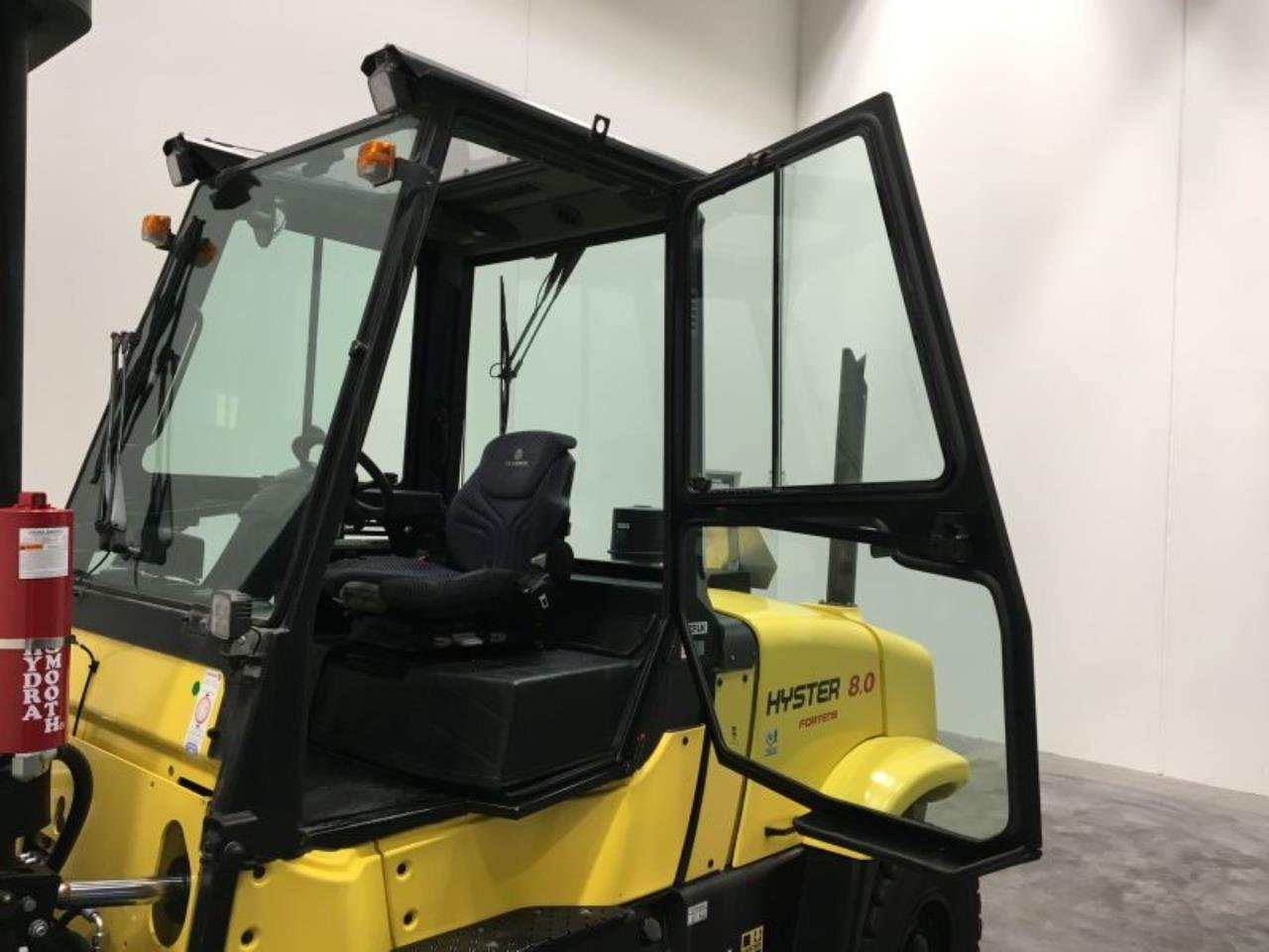 Hyster H8.0FT-6 - Контейнерен товарач: снимка 2 Hyster H8.0FT-6 - Контейнерен товарач: снимка 2