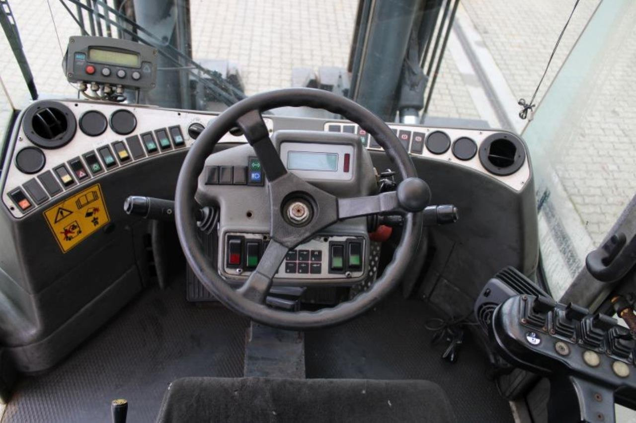 Kalmar DCD160-12 - Дизелов мотокар: снимка 4 Kalmar DCD160-12 - Дизелов мотокар: снимка 4