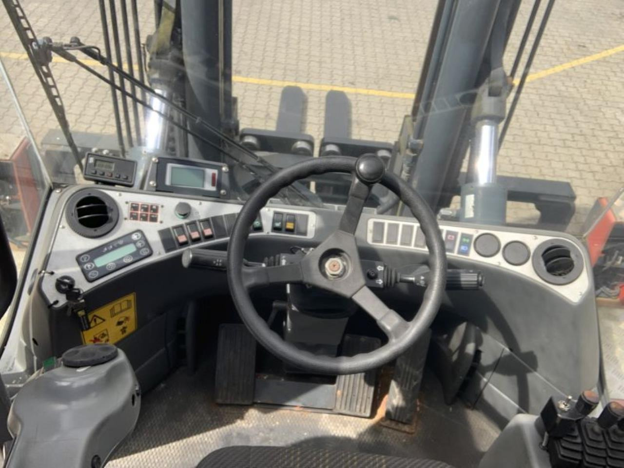 Kalmar DCE100-6 - Дизелов мотокар: снимка 4 Kalmar DCE100-6 - Дизелов мотокар: снимка 4