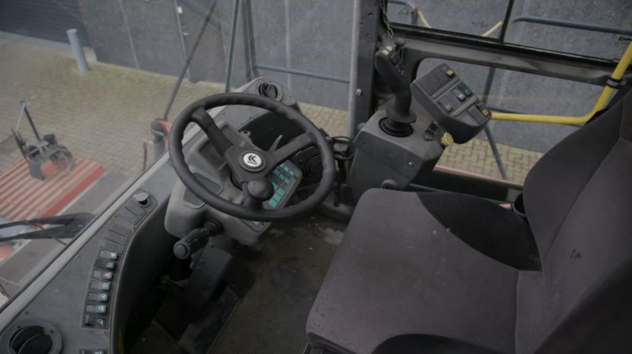 Kalmar DCF90-45ES - Контейнерен товарач: снимка 4 Kalmar DCF90-45ES - Контейнерен товарач: снимка 4