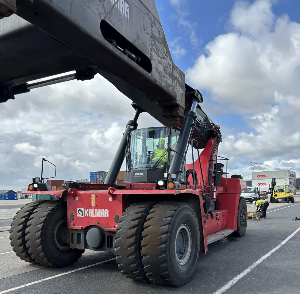 Kalmar DRG450-65S5 - Ричстакер: снимка 2 Kalmar DRG450-65S5 - Ричстакер: снимка 2