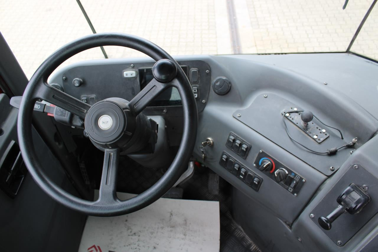 Kalmar T2I 4X2 - Терминален влекач: снимка 4 Kalmar T2I 4X2 - Терминален влекач: снимка 4