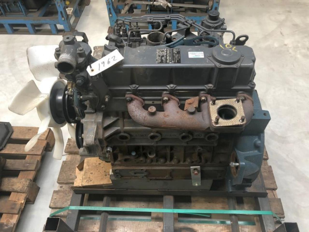 Kubota V3300-EU3 - Двигател: снимка 2 Kubota V3300-EU3 - Двигател: снимка 2