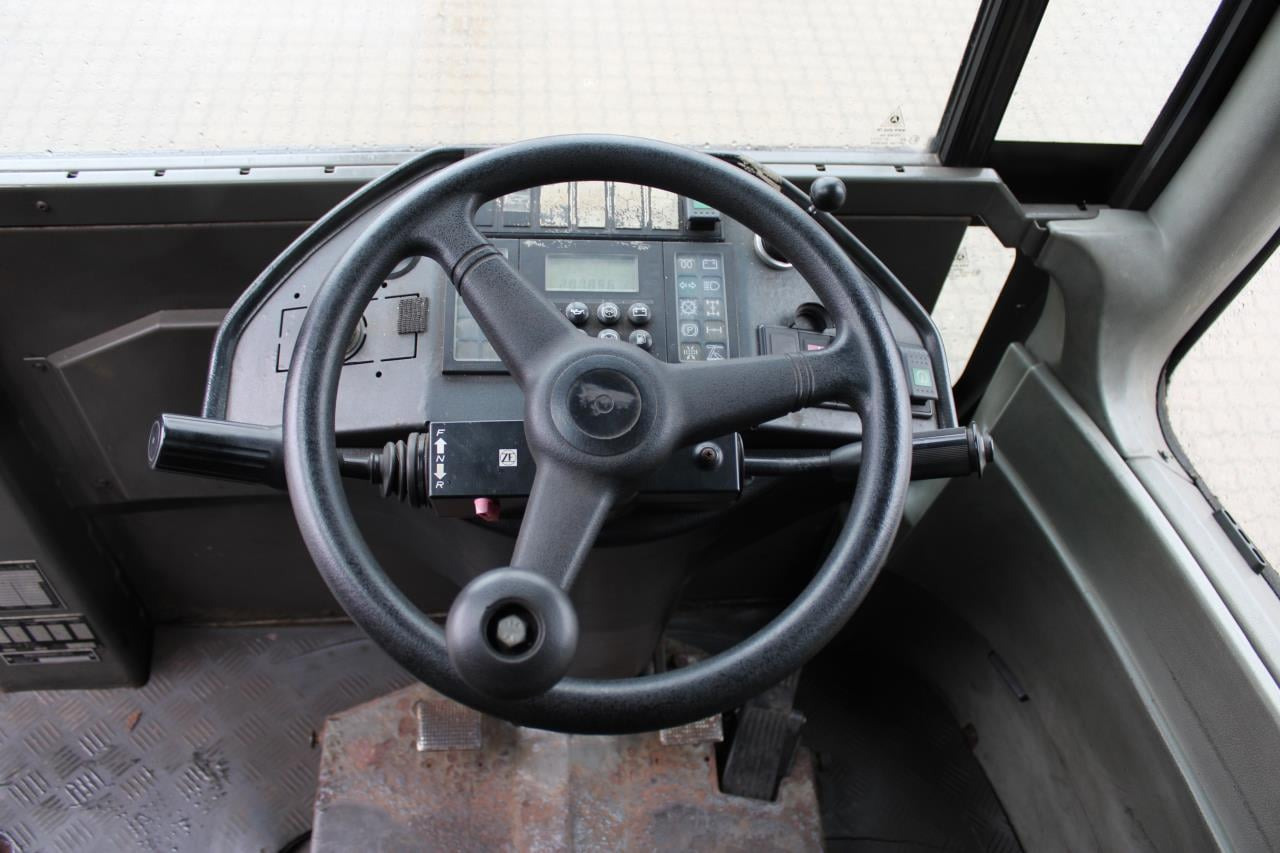 Terberg RT222 - Терминален влекач: снимка 4 Terberg RT222 - Терминален влекач: снимка 4