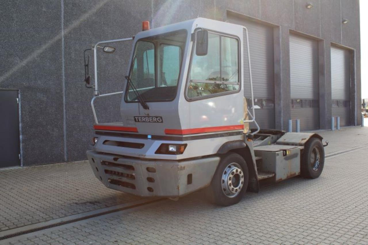 Terberg YT182 - Терминален влекач: снимка 2 Terberg YT182 - Терминален влекач: снимка 2