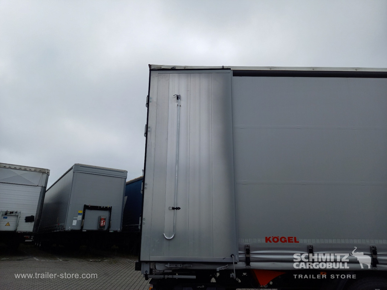 KOEGEL Auflieger Curtainsider Coil - Брезентово полуремарке: снимка 4 KOEGEL Auflieger Curtainsider Coil - Брезентово полуремарке: снимка 4