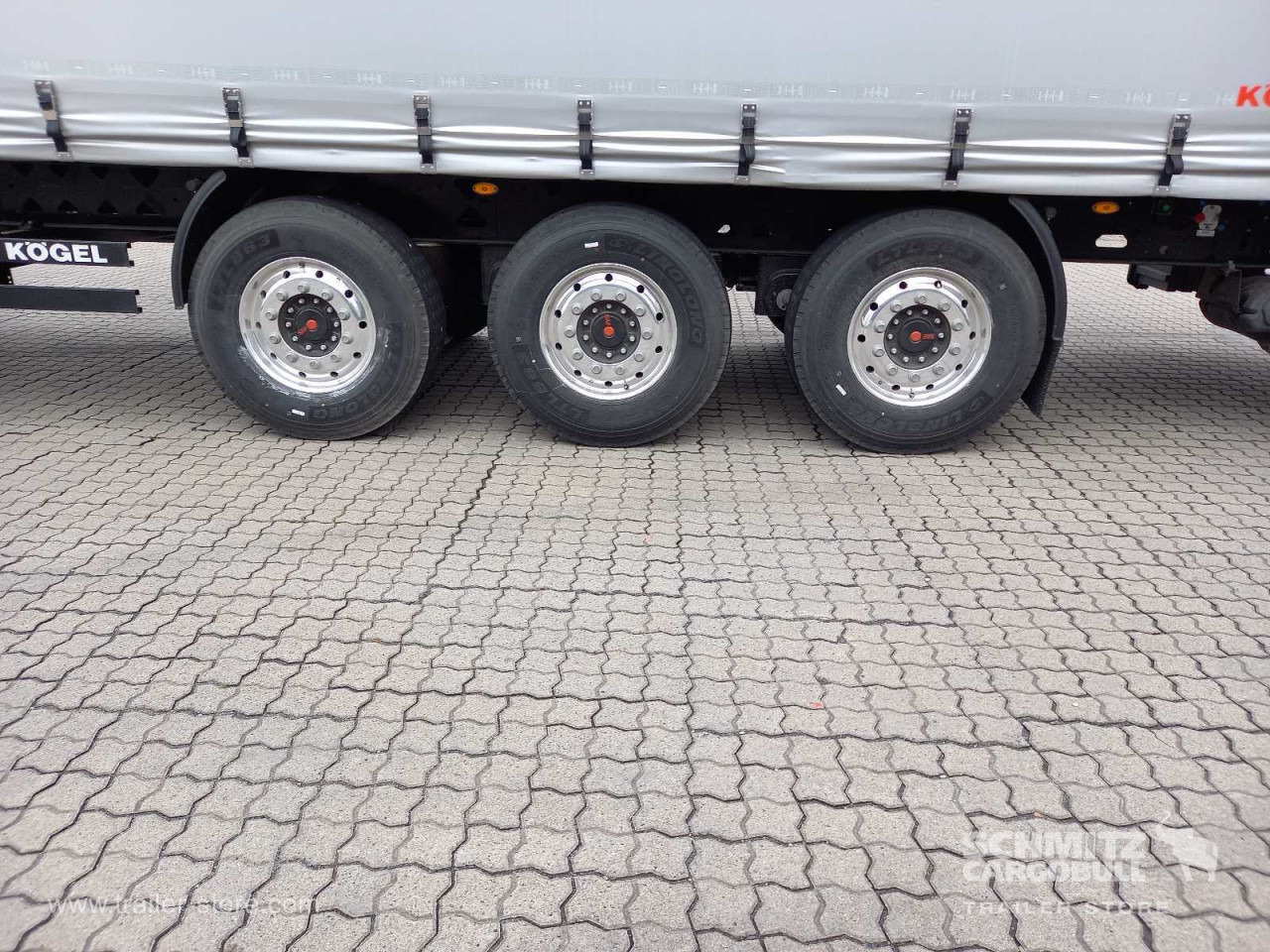 KOEGEL Auflieger Curtainsider Coil - Брезентово полуремарке: снимка 5 KOEGEL Auflieger Curtainsider Coil - Брезентово полуремарке: снимка 5