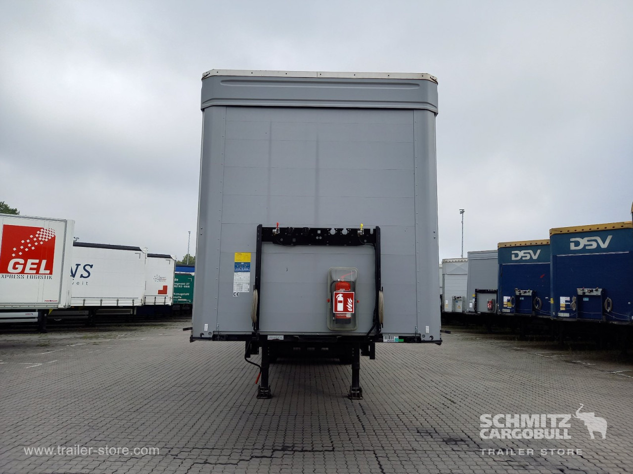 KOEGEL Auflieger Curtainsider Coil - Брезентово полуремарке: снимка 2 KOEGEL Auflieger Curtainsider Coil - Брезентово полуремарке: снимка 2