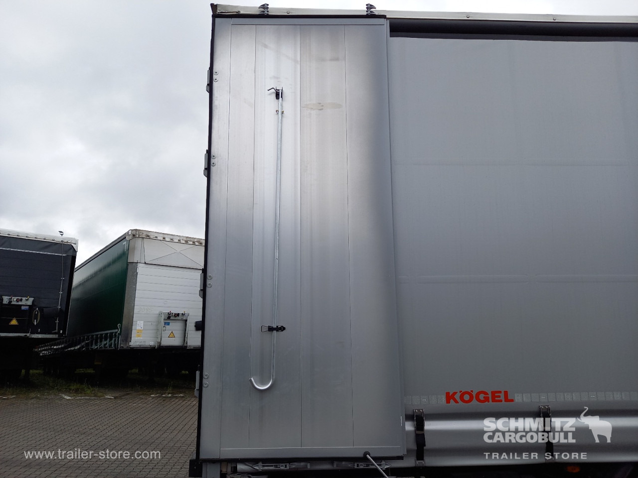 KOEGEL Auflieger Curtainsider Mega - Брезентово полуремарке: снимка 3 KOEGEL Auflieger Curtainsider Mega - Брезентово полуремарке: снимка 3