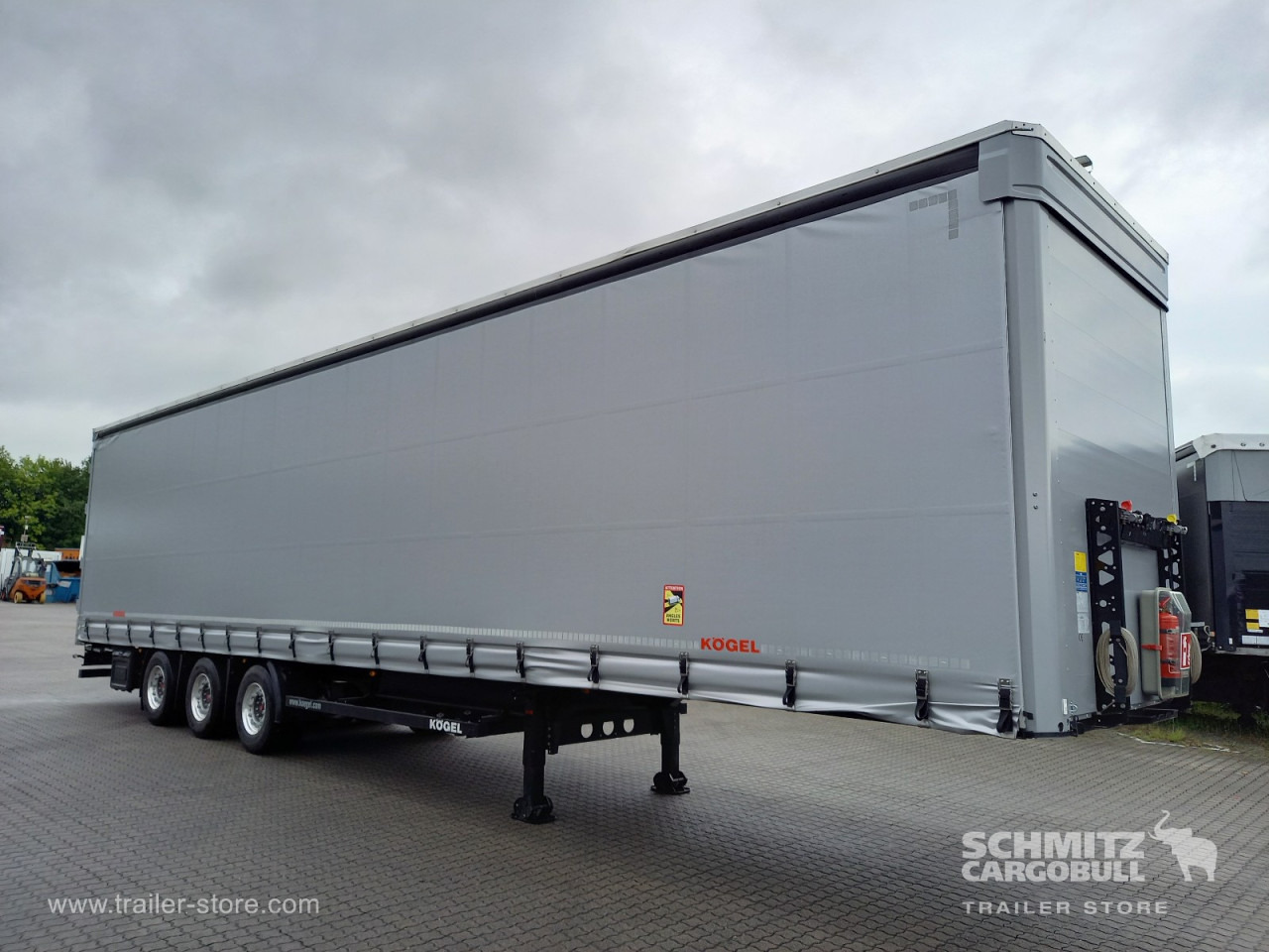 KOEGEL Auflieger Curtainsider Mega - Брезентово полуремарке: снимка 1 KOEGEL Auflieger Curtainsider Mega - Брезентово полуремарке: снимка 1