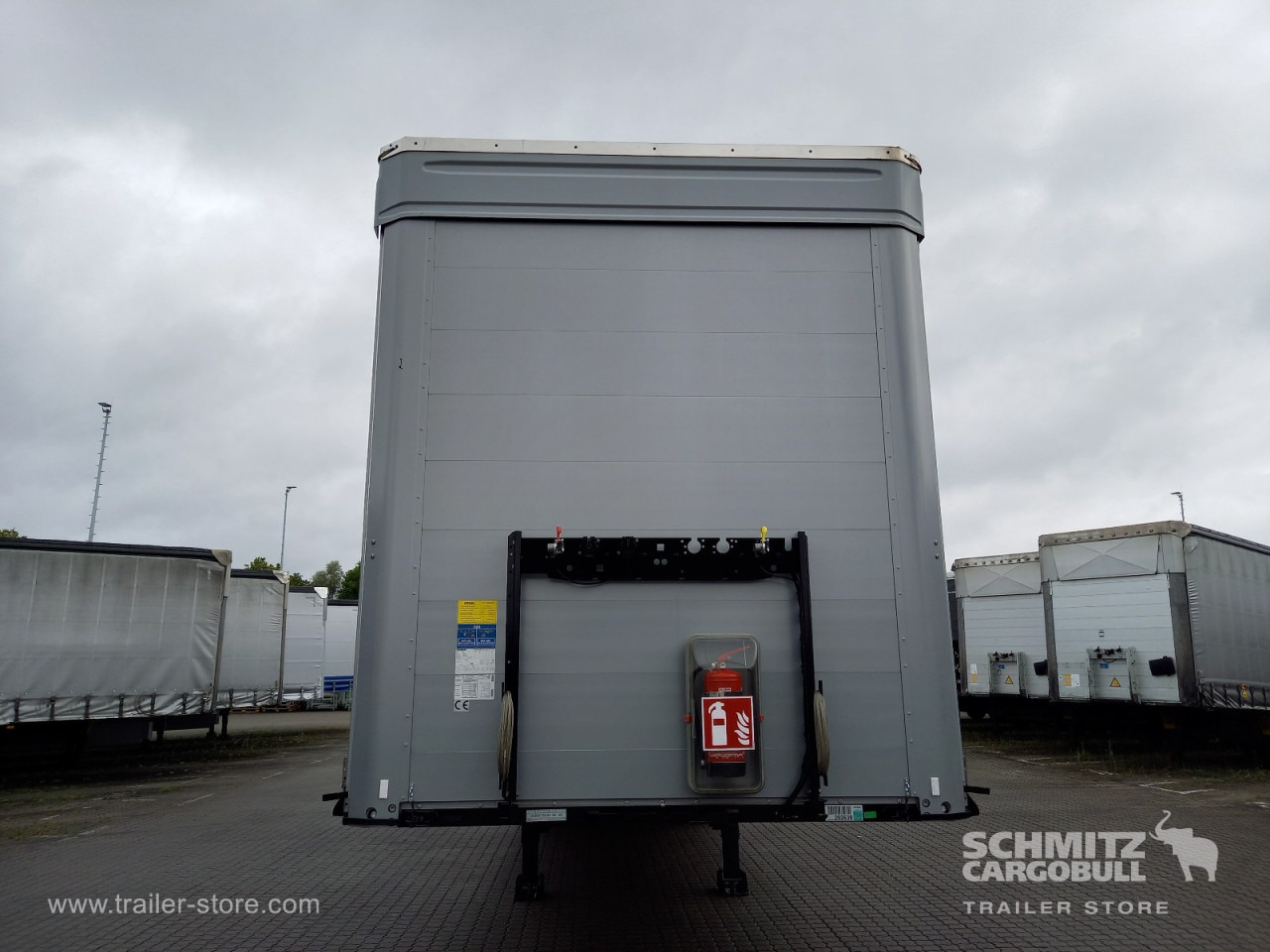 KOEGEL Auflieger Curtainsider Mega - Брезентово полуремарке: снимка 4 KOEGEL Auflieger Curtainsider Mega - Брезентово полуремарке: снимка 4