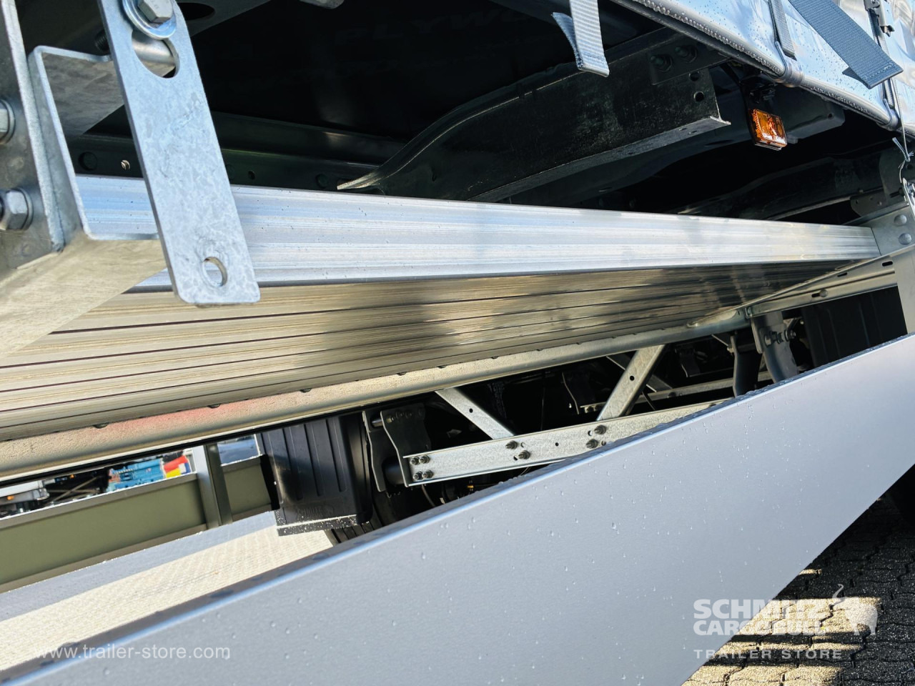 SCHMITZ Auflieger Curtainsider Mega - Брезентово полуремарке: снимка 2 SCHMITZ Auflieger Curtainsider Mega - Брезентово полуремарке: снимка 2