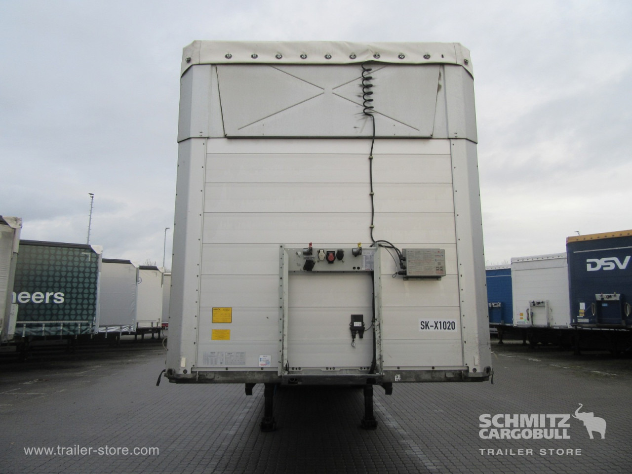 SCHMITZ Auflieger Curtainsider Standard - Брезентово полуремарке: снимка 3 SCHMITZ Auflieger Curtainsider Standard - Брезентово полуремарке: снимка 3
