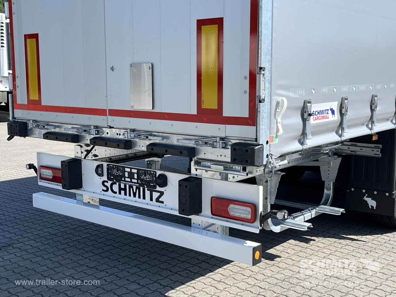 SCHMITZ Auflieger Curtainsider Standard - Брезентово полуремарке: снимка 2 SCHMITZ Auflieger Curtainsider Standard - Брезентово полуремарке: снимка 2