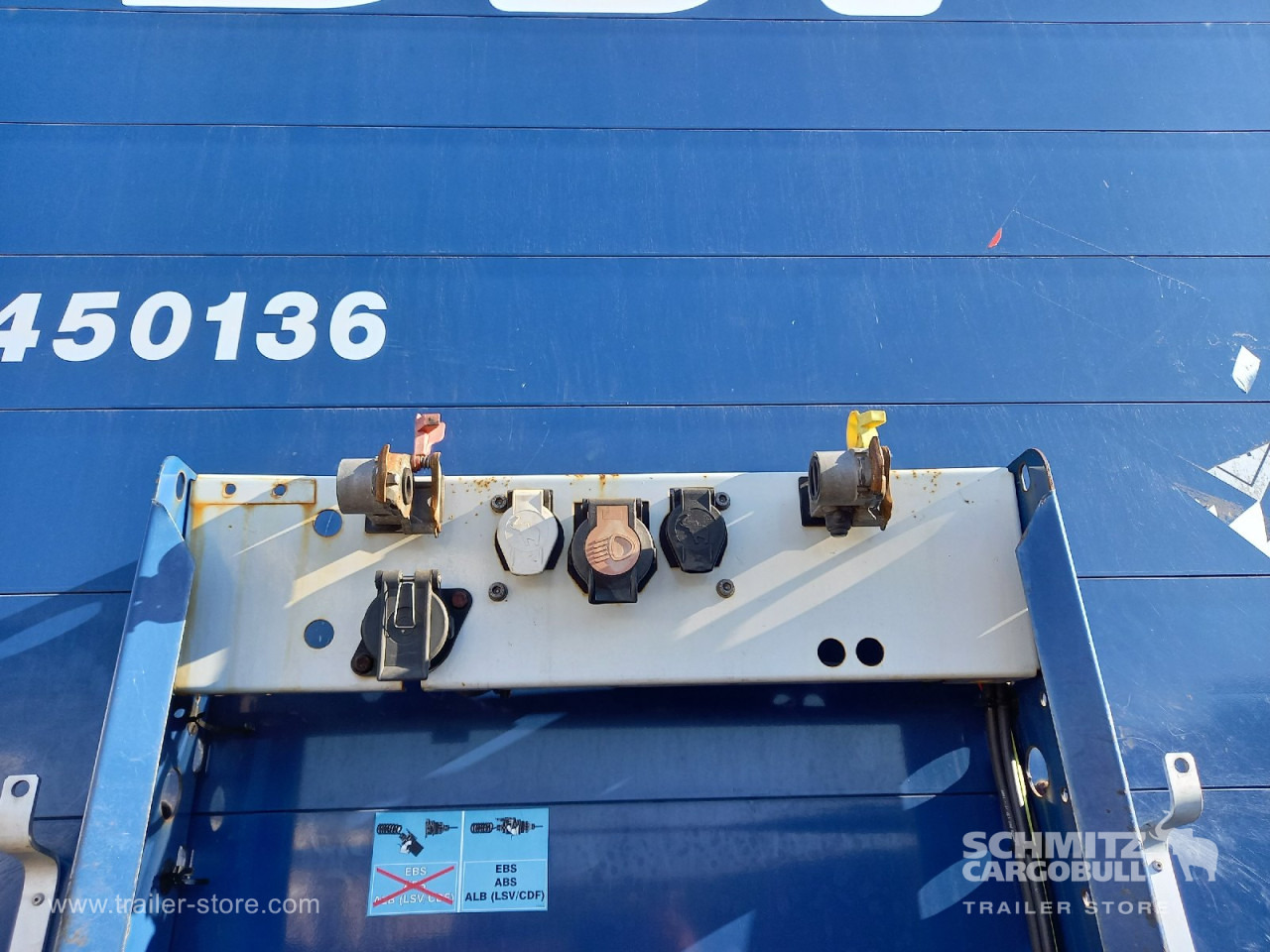 SCHMITZ Auflieger Curtainsider Standard - Брезентово полуремарке: снимка 2 SCHMITZ Auflieger Curtainsider Standard - Брезентово полуремарке: снимка 2