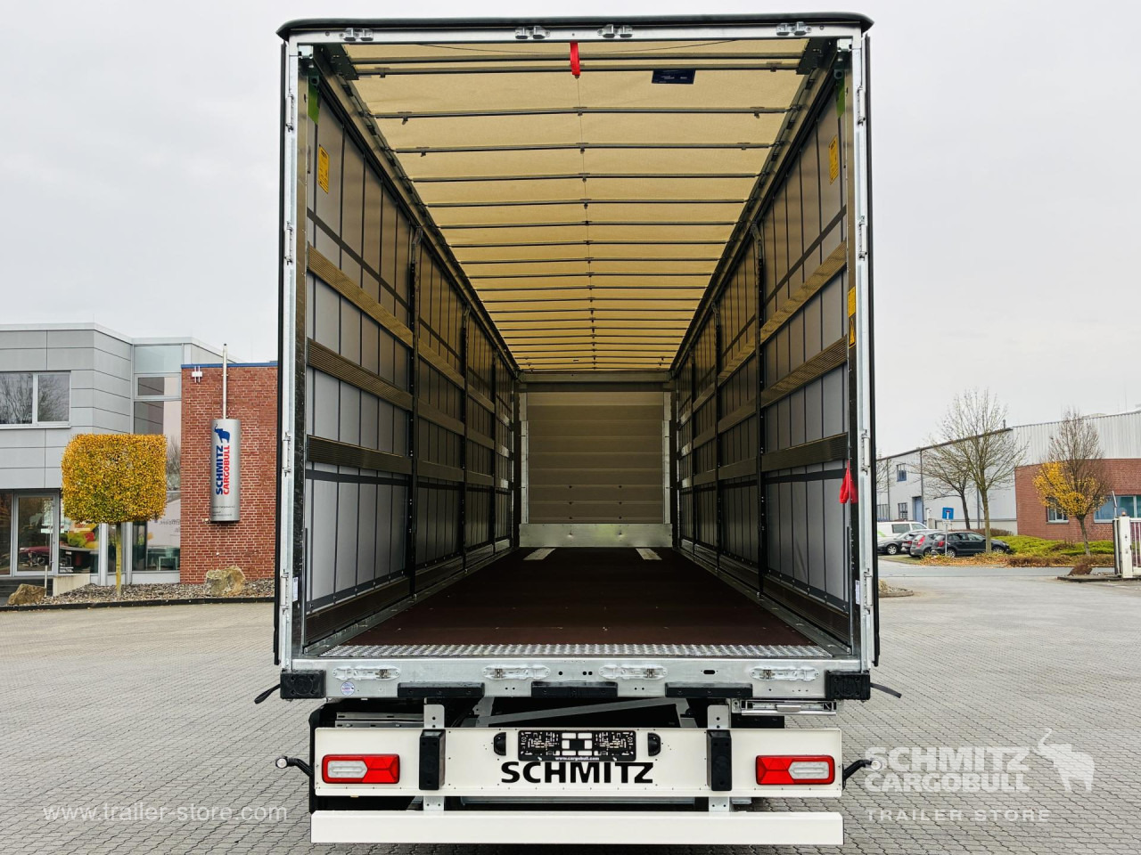 SCHMITZ Auflieger Curtainsider Standard - Брезентово полуремарке: снимка 4 SCHMITZ Auflieger Curtainsider Standard - Брезентово полуремарке: снимка 4