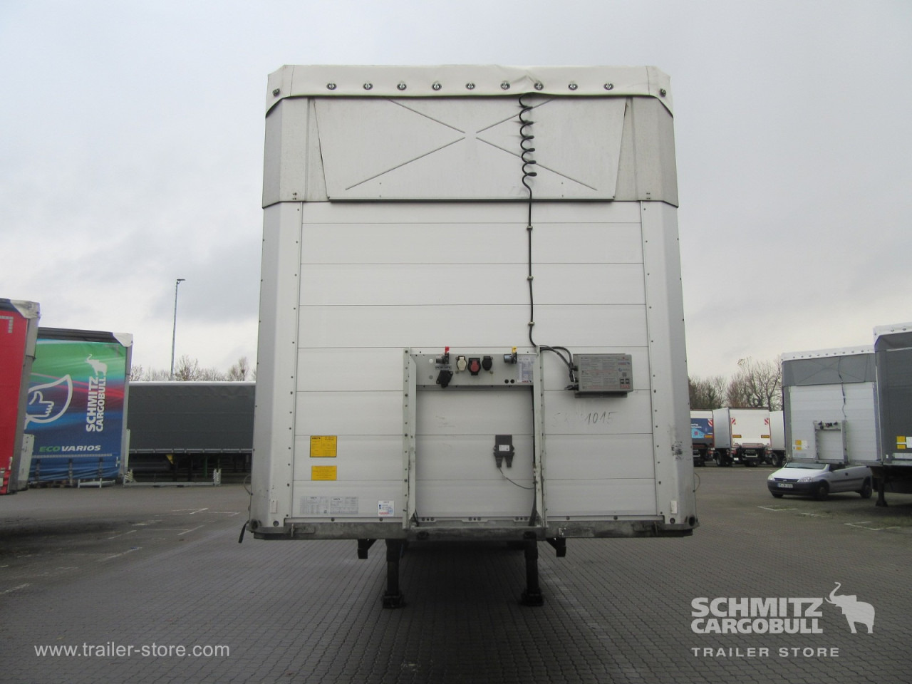 SCHMITZ Auflieger Curtainsider Standard - Брезентово полуремарке: снимка 2 SCHMITZ Auflieger Curtainsider Standard - Брезентово полуремарке: снимка 2