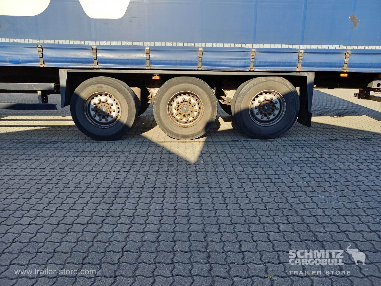SCHMITZ Auflieger Curtainsider Standard - Брезентово полуремарке: снимка 3 SCHMITZ Auflieger Curtainsider Standard - Брезентово полуремарке: снимка 3