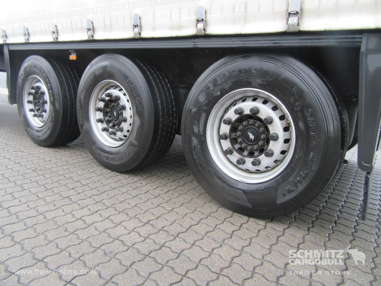 SCHMITZ Auflieger Curtainsider Standard - Брезентово полуремарке: снимка 4 SCHMITZ Auflieger Curtainsider Standard - Брезентово полуремарке: снимка 4