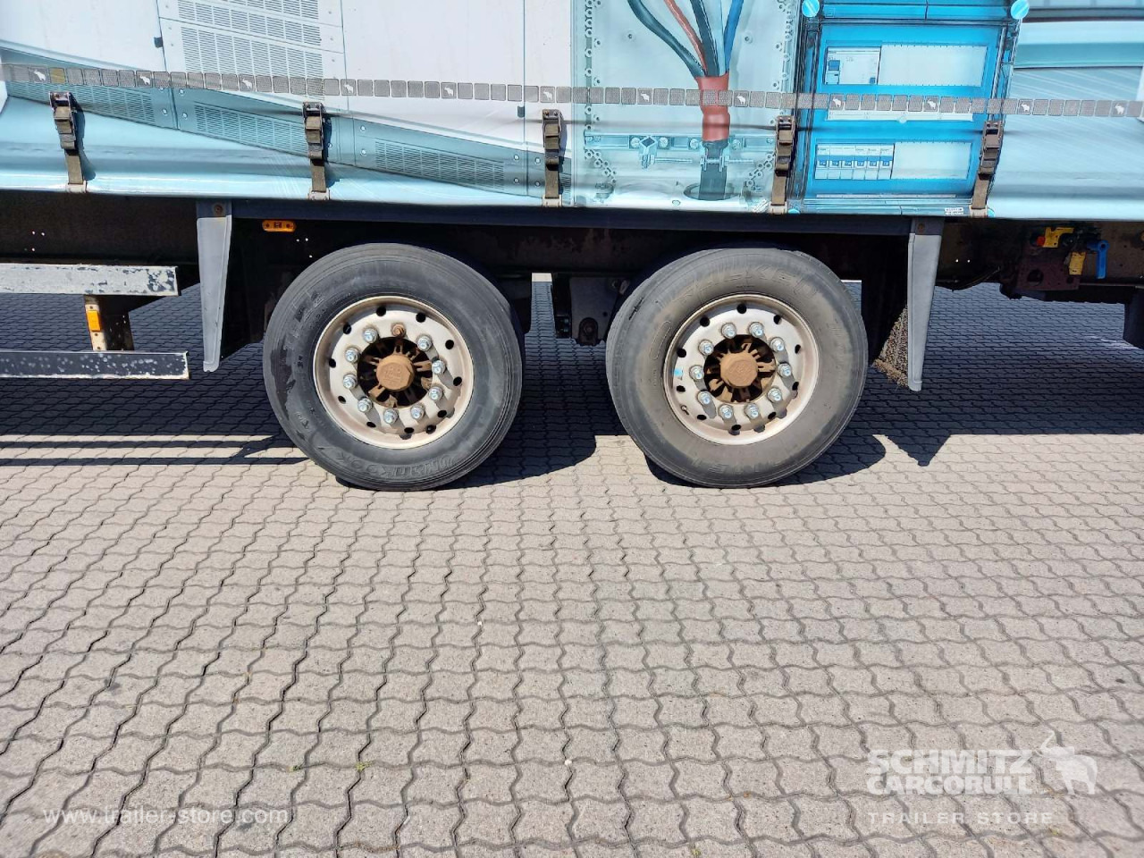 SCHMITZ Auflieger Curtainsider Standard - Брезентово полуремарке: снимка 2 SCHMITZ Auflieger Curtainsider Standard - Брезентово полуремарке: снимка 2