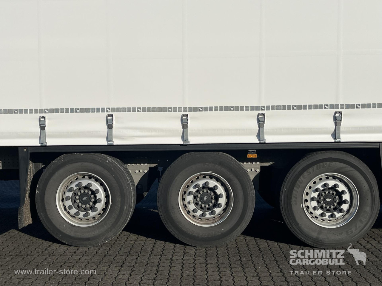 SCHMITZ Auflieger Curtainsider Standard - Брезентово полуремарке: снимка 2 SCHMITZ Auflieger Curtainsider Standard - Брезентово полуремарке: снимка 2