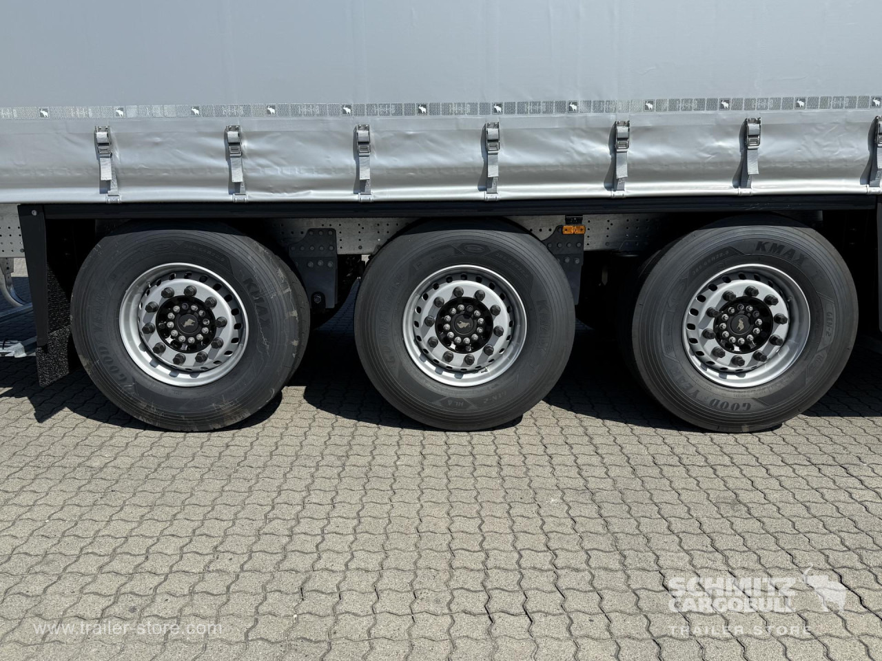 SCHMITZ Auflieger Curtainsider Standard - Брезентово полуремарке: снимка 4 SCHMITZ Auflieger Curtainsider Standard - Брезентово полуремарке: снимка 4