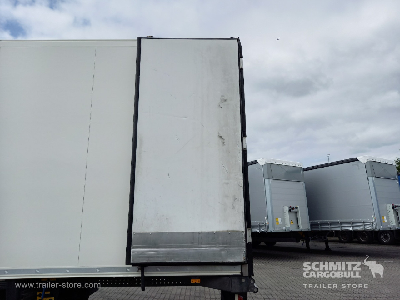 SCHMITZ Auflieger Tiefkühler Multitemp - Изотермичен полуремарке: снимка 2 SCHMITZ Auflieger Tiefkühler Multitemp - Изотермичен полуремарке: снимка 2