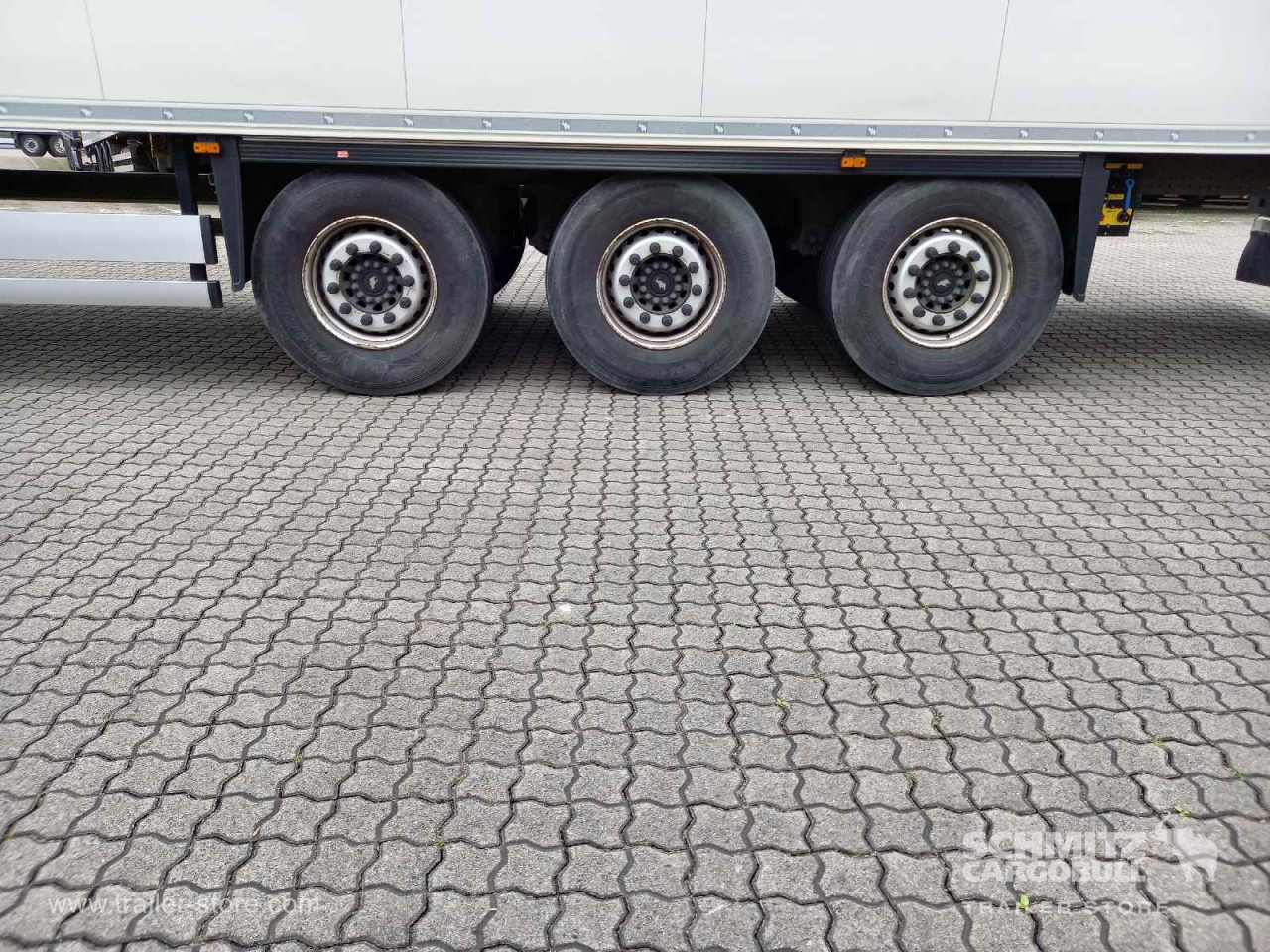 SCHMITZ Auflieger Tiefkühler Standard - Изотермичен полуремарке: снимка 2 SCHMITZ Auflieger Tiefkühler Standard - Изотермичен полуремарке: снимка 2