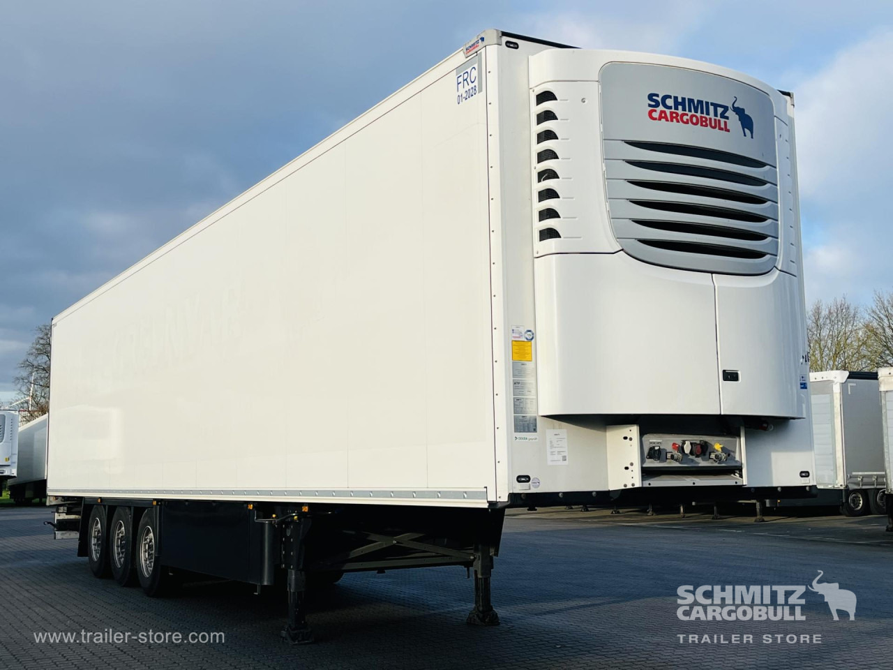 Изотермичен полуремарке SCHMITZ Auflieger Tiefkühler Standard: снимка 1