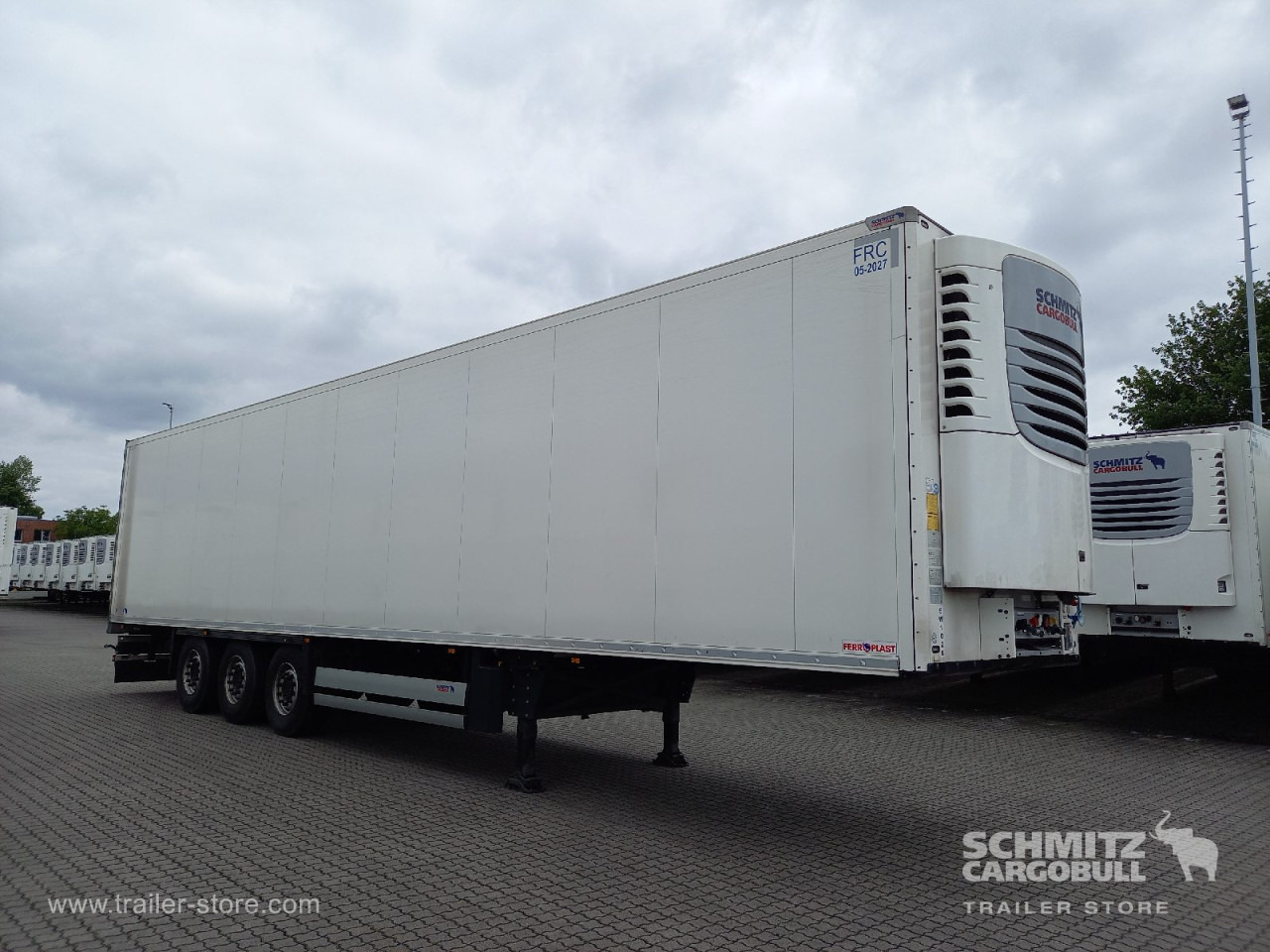 SCHMITZ Auflieger Tiefkühler Standard - Изотермичен полуремарке: снимка 1 SCHMITZ Auflieger Tiefkühler Standard - Изотермичен полуремарке: снимка 1