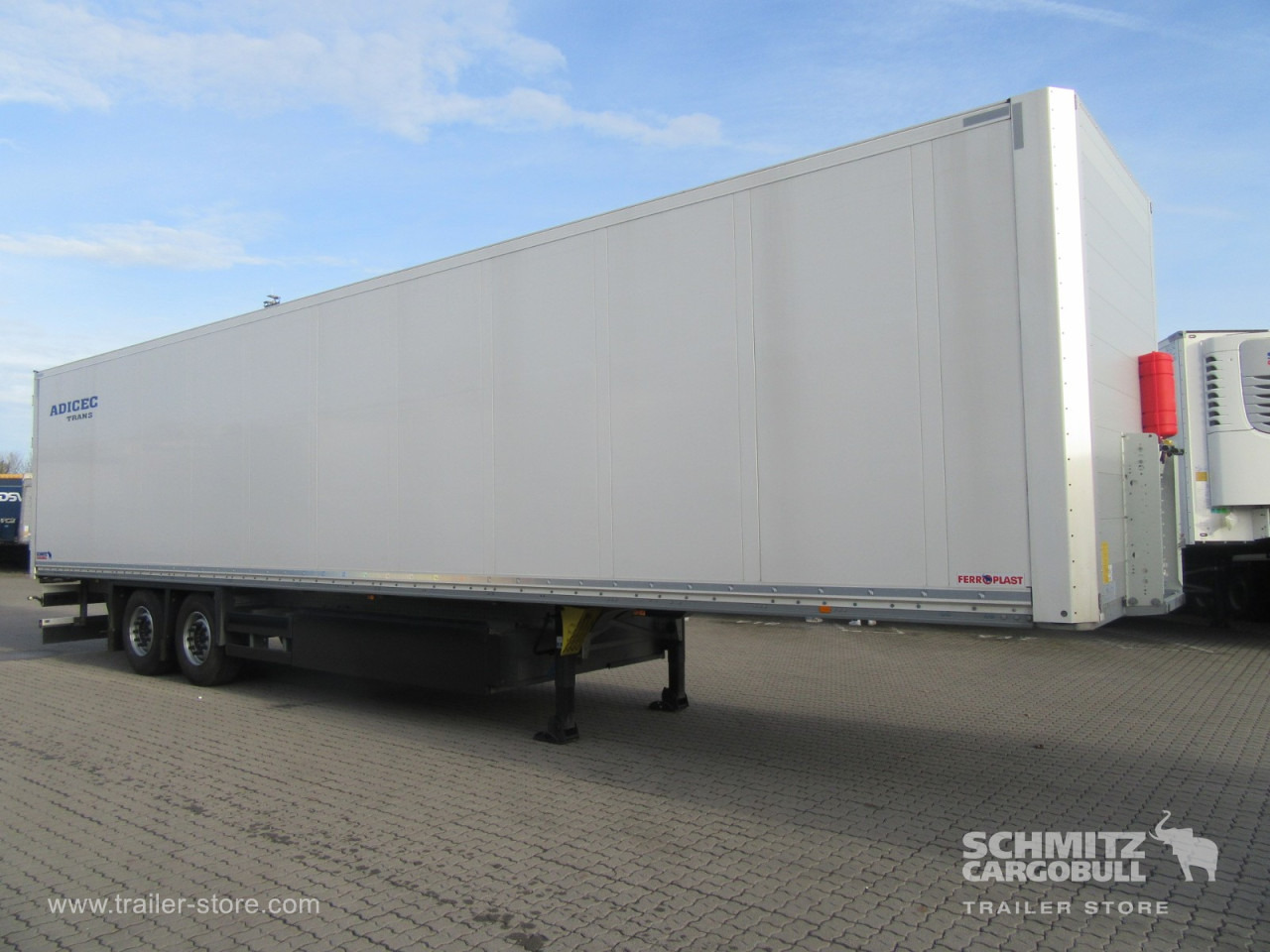 SCHMITZ Auflieger Trockenfrachtkoffer Standard - Затворена каросерия полуремарке: снимка 1 SCHMITZ Auflieger Trockenfrachtkoffer Standard - Затворена каросерия полуремарке: снимка 1