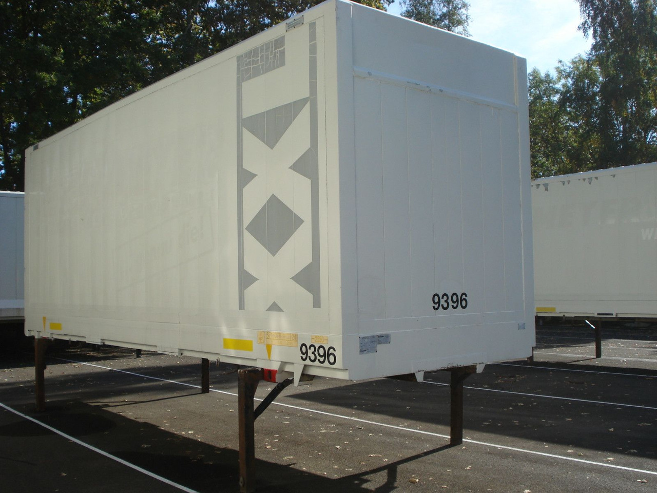 Krone WK 7,7 STG Kleider Textil Jumbo C 7,82 - Затворена каросерия ремарке: снимка 2 Krone WK 7,7 STG Kleider Textil Jumbo C 7,82 - Затворена каросерия ремарке: снимка 2