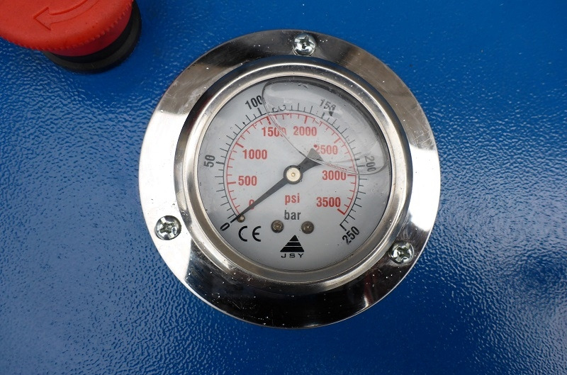 T500 upright truck tyrechanger - 26 Inch - power 3kW - Оборудване за гаражи/ Работилници: снимка 5 T500 upright truck tyrechanger - 26 Inch - power 3kW - Оборудване за гаражи/ Работилници: снимка 5