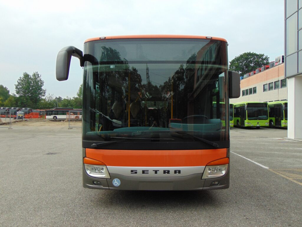 N.3 SETRA S 415 NF – Anno 2008 - Междуградски автобус: снимка 2 N.3 SETRA S 415 NF – Anno 2008 - Междуградски автобус: снимка 2