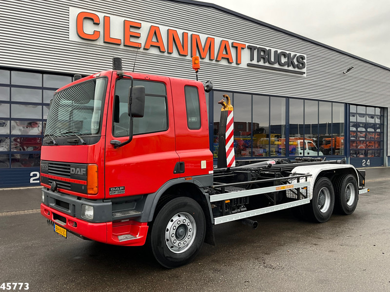 DAF FAT 75.320 6x4 Full steel Hiab 17 Ton haakarmsysteem Just 64.623 Km! - Мултилифт с кука камион: снимка 2 DAF FAT 75.320 6x4 Full steel Hiab 17 Ton haakarmsysteem Just 64.623 Km! - Мултилифт с кука камион: снимка 2