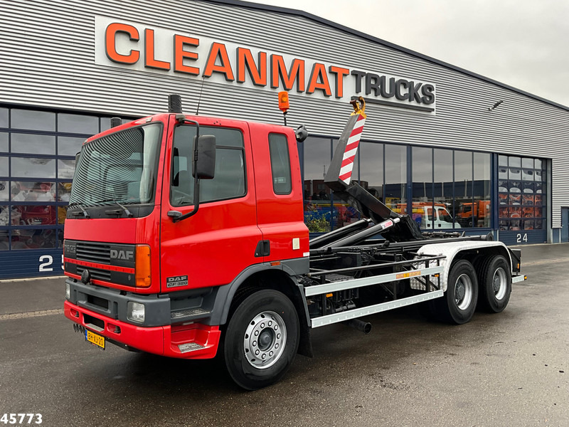 DAF FAT 75.320 6x4 Full steel Hiab 17 Ton haakarmsysteem Just 64.623 Km! - Мултилифт с кука камион: снимка 1 DAF FAT 75.320 6x4 Full steel Hiab 17 Ton haakarmsysteem Just 64.623 Km! - Мултилифт с кука камион: снимка 1