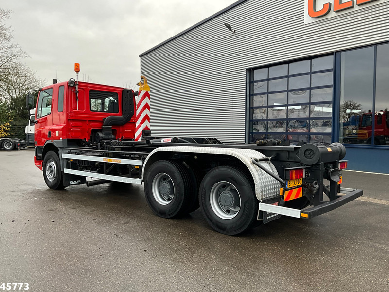 DAF FAT 75.320 6x4 Full steel Hiab 17 Ton haakarmsysteem Just 64.623 Km! - Мултилифт с кука камион: снимка 4 DAF FAT 75.320 6x4 Full steel Hiab 17 Ton haakarmsysteem Just 64.623 Km! - Мултилифт с кука камион: снимка 4