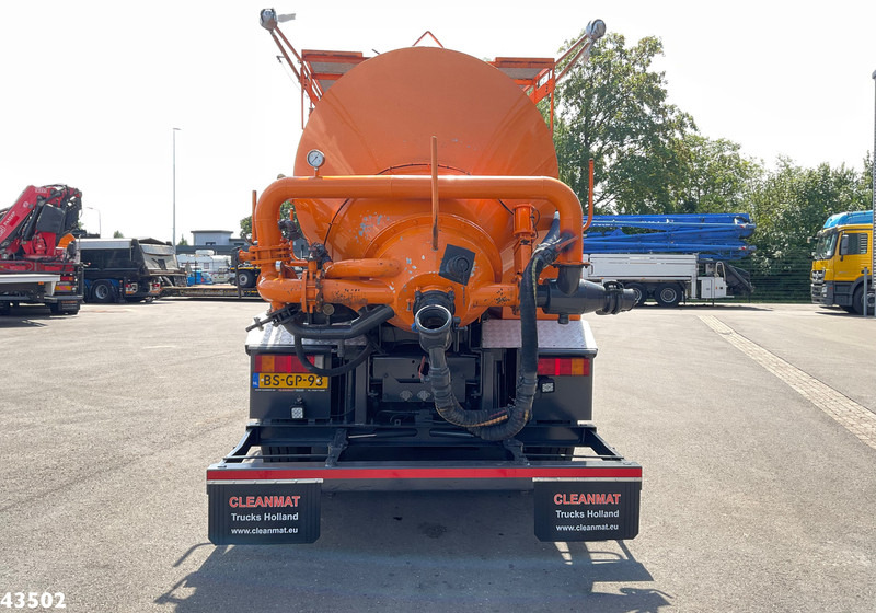 DAF FAX 85 CF 340 Droge stoffen blaas installatie Just 21.613 km! - Каналопочистваща машина: снимка 4 DAF FAX 85 CF 340 Droge stoffen blaas installatie Just 21.613 km! - Каналопочистваща машина: снимка 4