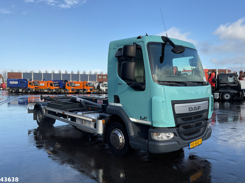 DAF LF 180 Euro 6 14 Ton haakarmsysteem Just 117.371 km! - Мултилифт с кука камион: снимка 5 DAF LF 180 Euro 6 14 Ton haakarmsysteem Just 117.371 km! - Мултилифт с кука камион: снимка 5